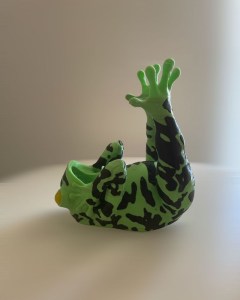 Frog Wine Holder 2 400x300