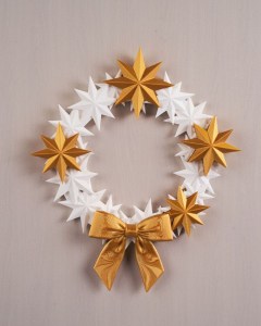 Twinkle Entry Wreath2 400x300